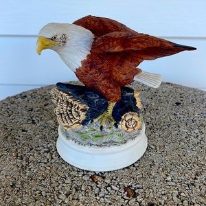🌻 Vintage ceramic eagle